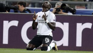 Sadio Mané festeja un gol contra la Roma