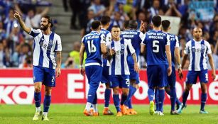 Jugadores del Porto celebran el gol de Sergio Oliveira