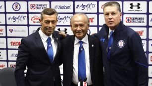 Caixinha, Álvarez y Peláez, en las instalaciones de La Noria 