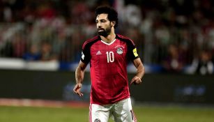 Mohamed Salah disputa un juego con la Selección de Egipto