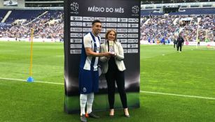 Herrera recibe su premio al mejor mediocampista de Portugal en abril