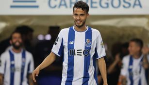 Diego Reyes sonría durante un juego con el Porto