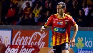 Omar Arellano durante un partido del Herediano