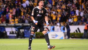 Nahuel Guzmán, durante un partido contra Cruz Azul