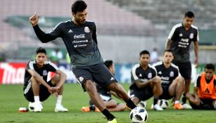 Osvaldo Alanís, durante el entrenamiento del Tricolor