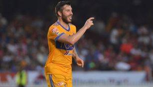 André-Pierre Gignac en festejo contra Veracruz