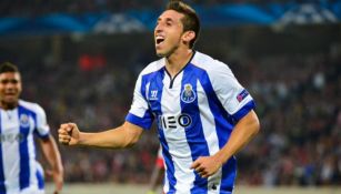 Héctor Herrera en festejo durante un partido con el Porto