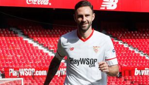 Miguel Layún, en presentación con Sevilla