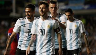 Messi celebra una anotación con Argentina 