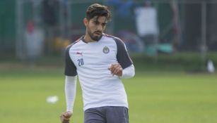 Pizarro, en un entrenamiento de Chivas