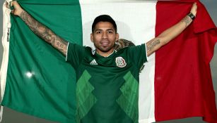 Javier Aquino porta con orgullo la bandera de México