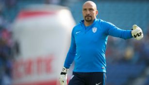 Conejo Pérez levanta pulgar como aprobación en entrenamiento con Pachuca 