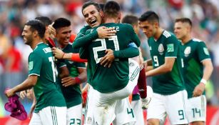 Abrazos en el Tri tras el silbatazo final contra Alemania 