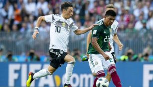 Jesús Gallardo intenta escaparse de la marca de Özil