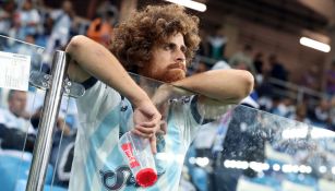 Un seguidor de Argentina se muestra triste tras el duelo contra Croacia