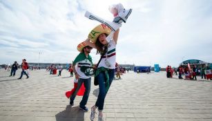 Aficionada del Tri, feliz antes de ingresar a la Rostov Arena