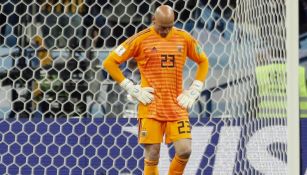 Willy Caballero se lamenta tras error en juego vs Croacia