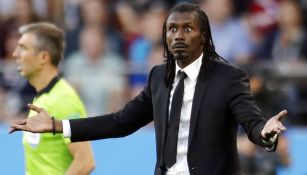 Aliou Cisse, reacciona durante el partido contra Japón