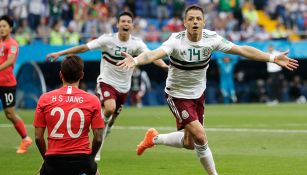 Chicharito festeja su gol contra Corea del Sur en Rusia 2018