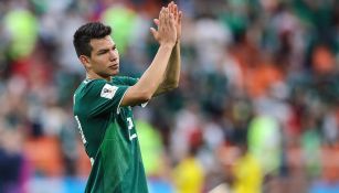 Lozano aplaude a la afición en Rusia 