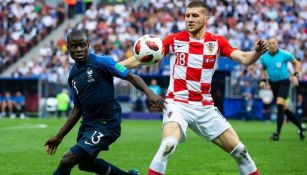 Pelea por el balón en el Francia vs Croacia