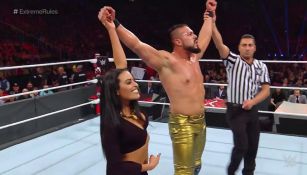 Andrade 'Cien' Almas y Zelina Vega festejan el triunfo