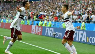 Chucky celebra con Chicharito un tanto del Tri en Rusia 