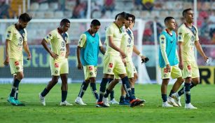 Jugadores de América salen cabizbajos del Victoria