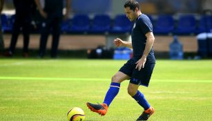 Pablo Aguilar, durante una práctica con Cruz Azul