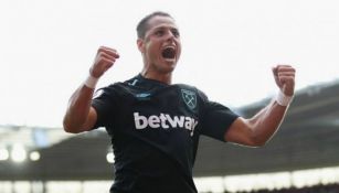 Hernández festeja gol con el West Ham