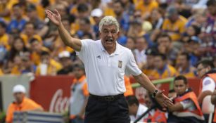 Ricardo Ferretti lanza un grito en el Tigres vs Xolos del A2018