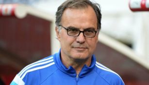 Marcelo Bielsa posa misterioso a la cámara