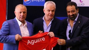 Javier Aguirre durante su presentación