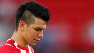 Chucky Lozano se lamenta después del partido