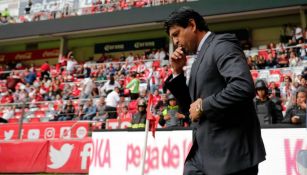 José Saturnino Cardozo ingresa a la cancha del Nemesio Diez