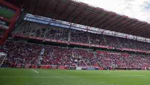 Afición en las gradas del Nemesio Diez