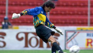 Pablo Larios durante un entrenamiento con Toros Neza