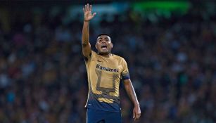 Daniel Ludueña en un partido de Pumas