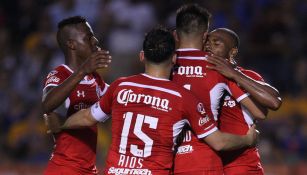 Jugadores del Toluca festejan un gol