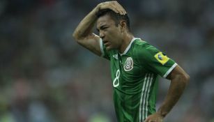 Marco Fabián durante un partido del Tri