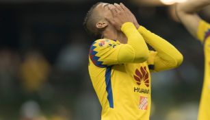 Uribe se lamenta en un juego con América