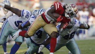 Jerick Mkinnon en un partido de pretemporada con los 49ers