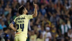 Oribe Peralta celebra una anotación con América