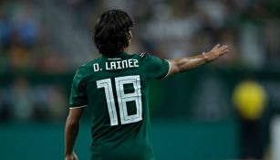 Diego Lainez en el partido contra Uruguay