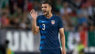 Matt Miazga se burla de Zaldívar tras su expulsión