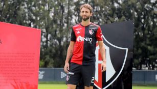 Nicolás Pareja, durante su presentación oficial con Atlas