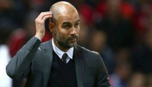 Guardiola dirige al City desde el banquillo