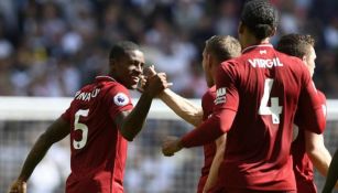 Wijnaldum celebra gol contra Tottenham