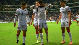 Chivas festeja gol de Alan Cervantes frente a Rayados