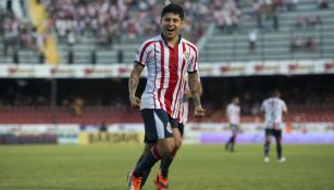 Eduardo López festeja un gol con el Rebaño Sagrado